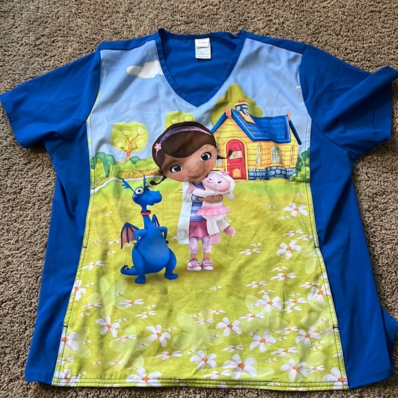 Disney’s Doc McStuffins size 2X scrub top - Picture 1 of 4